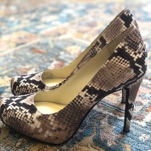 Jessica Simpson Snake Parisah Platform Pumps